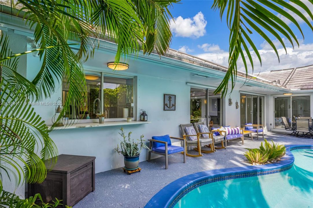 En Venta: $949,000 (3 camas, 2 baños, 1525 Pies cuadrados)