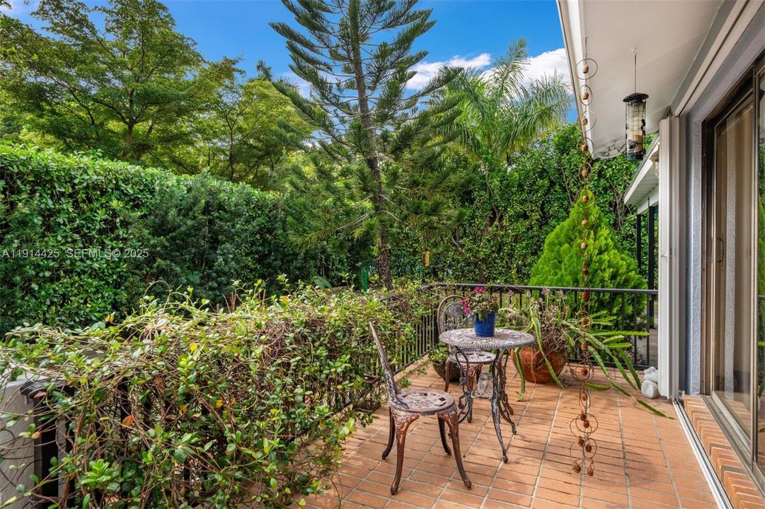 Patio with access from kitchen