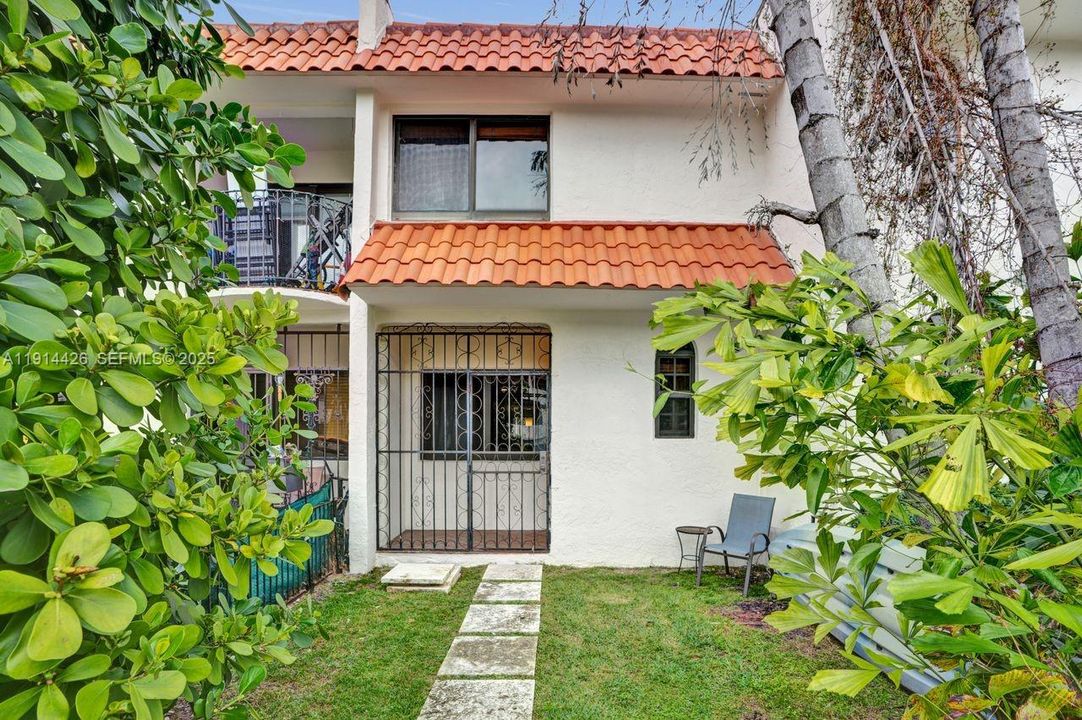 На продажу: $430,000 (2 спален, 2 ванн, 1507 Квадратных фут)