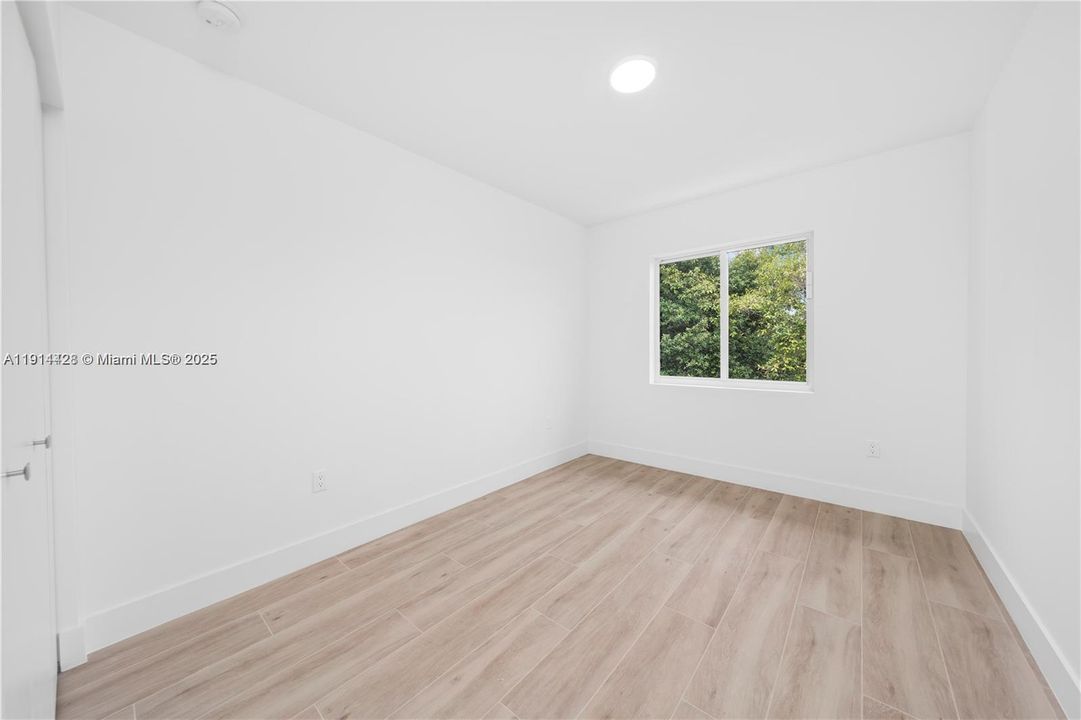 En Venta: $800,000 (4 camas, 2 baños, 1380 Pies cuadrados)