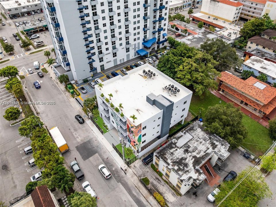 En Venta: $800,000 (4 camas, 2 baños, 1380 Pies cuadrados)