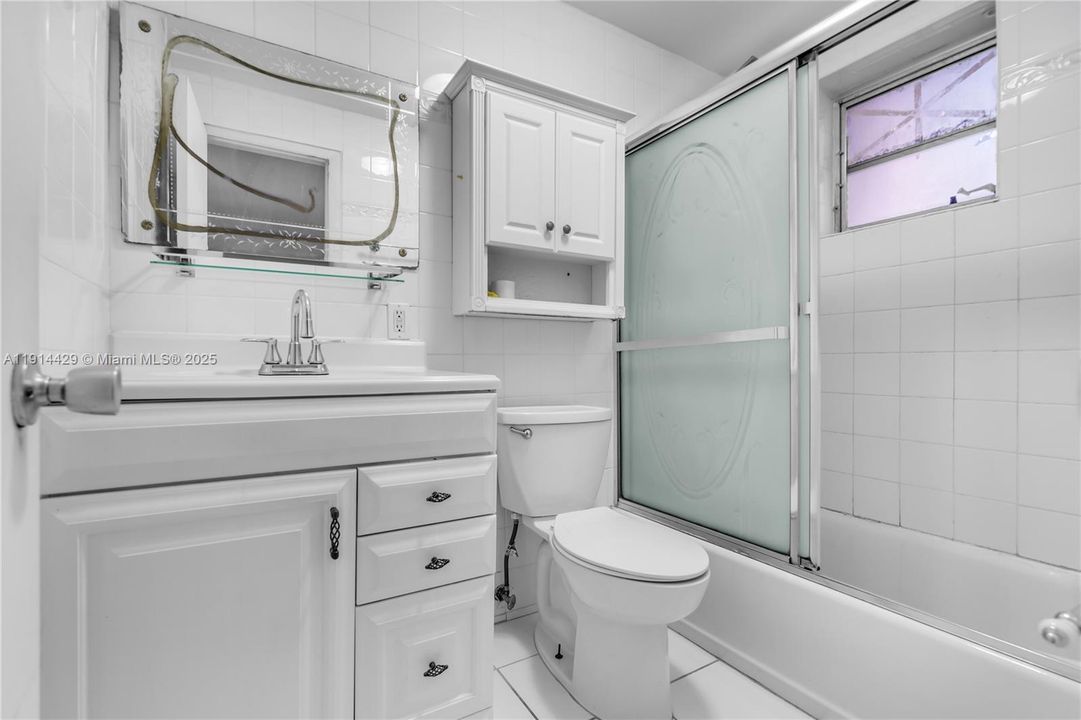 For Rent: $1,875 (1 beds, 1 baths, 583 Square Feet)