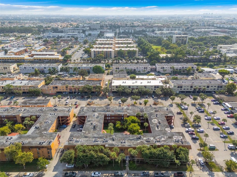 For Rent: $1,875 (1 beds, 1 baths, 583 Square Feet)