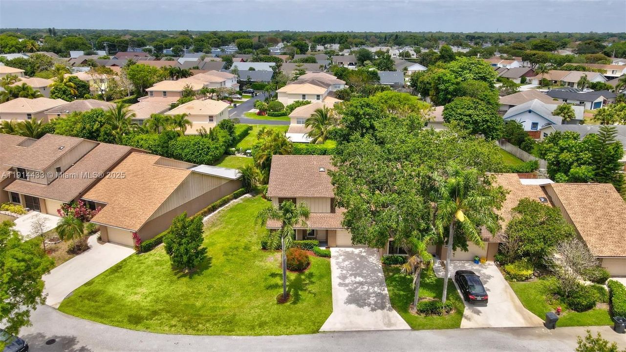 待售: $385,000 (3 贝兹, 2 浴室, 2084 平方英尺)