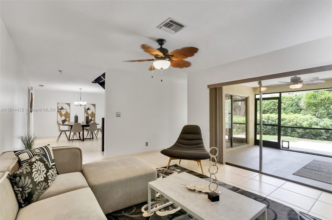 待售: $385,000 (3 贝兹, 2 浴室, 2084 平方英尺)