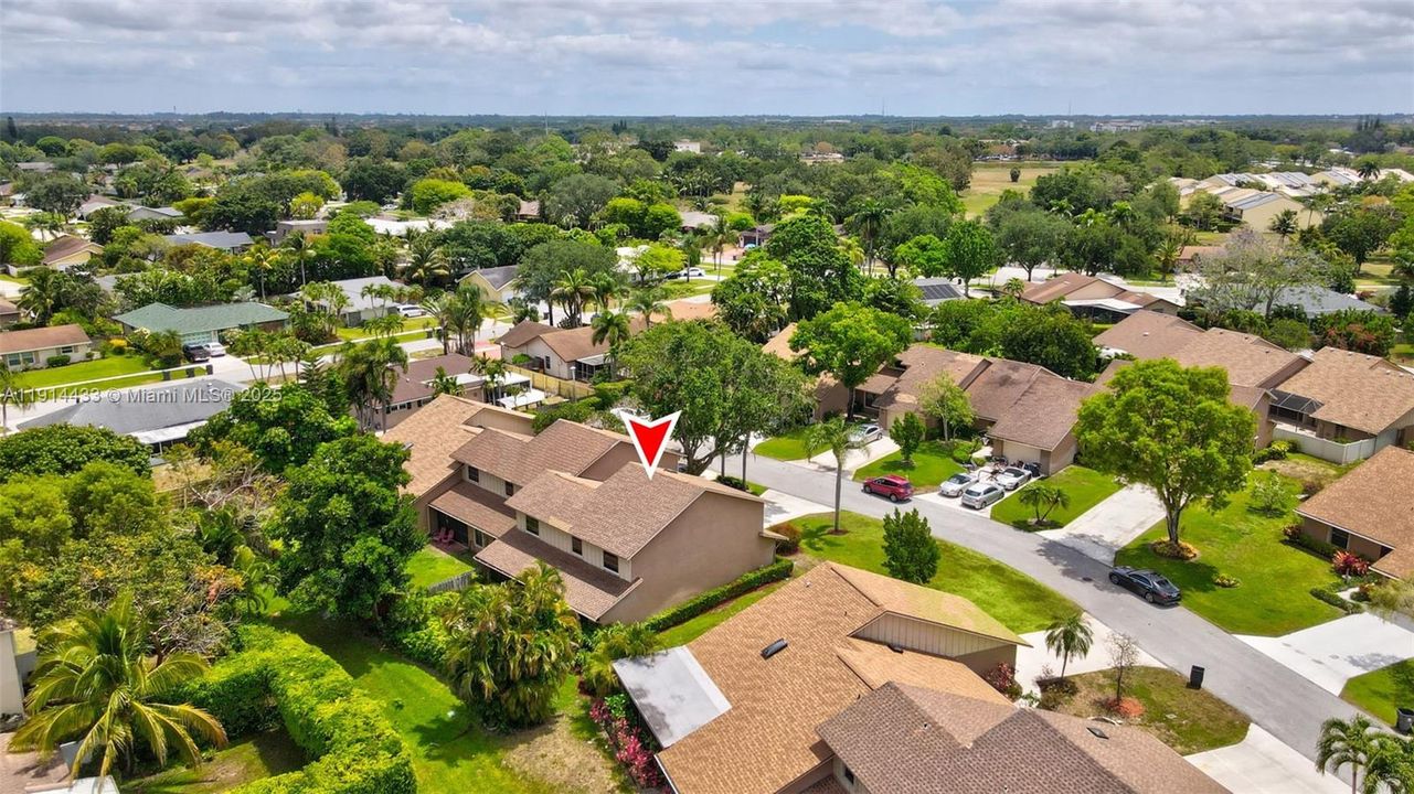 待售: $385,000 (3 贝兹, 2 浴室, 2084 平方英尺)