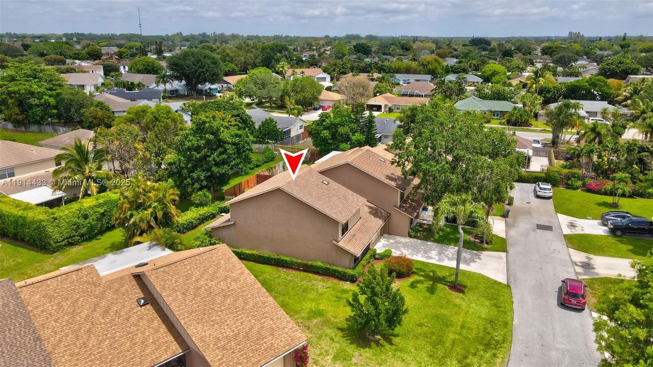 待售: $385,000 (3 贝兹, 2 浴室, 2084 平方英尺)