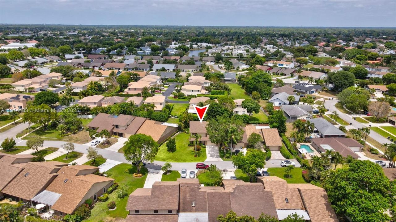 待售: $385,000 (3 贝兹, 2 浴室, 2084 平方英尺)