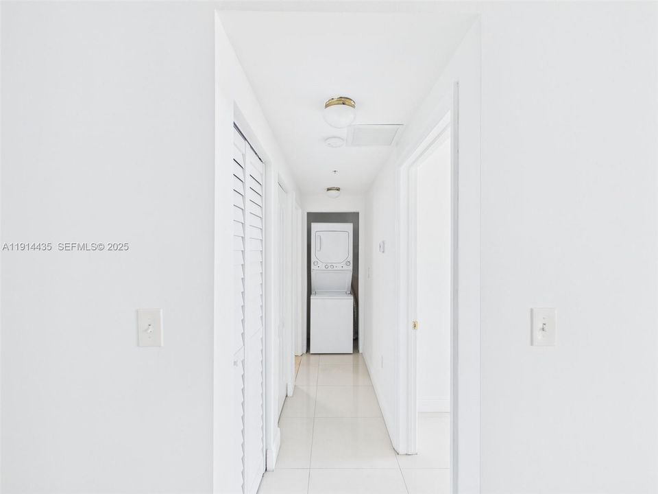 For Rent: $2,300 (1 beds, 1 baths, 40545 Square Feet)