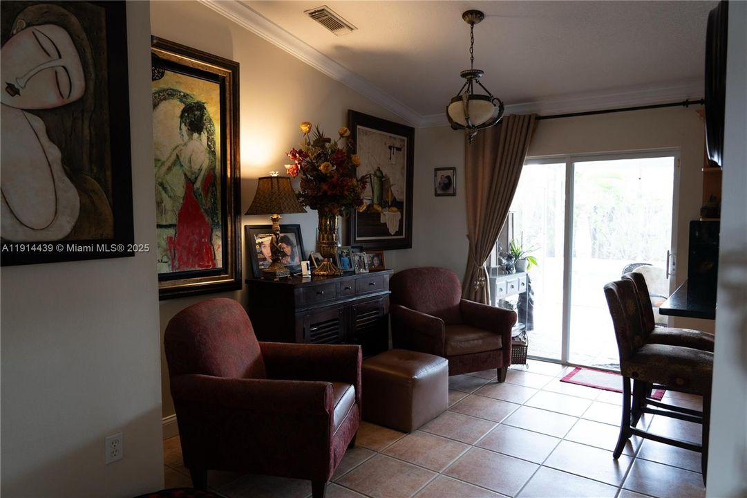 Active With Contract: $3,450 (3 beds, 2 baths, 1472 Square Feet)