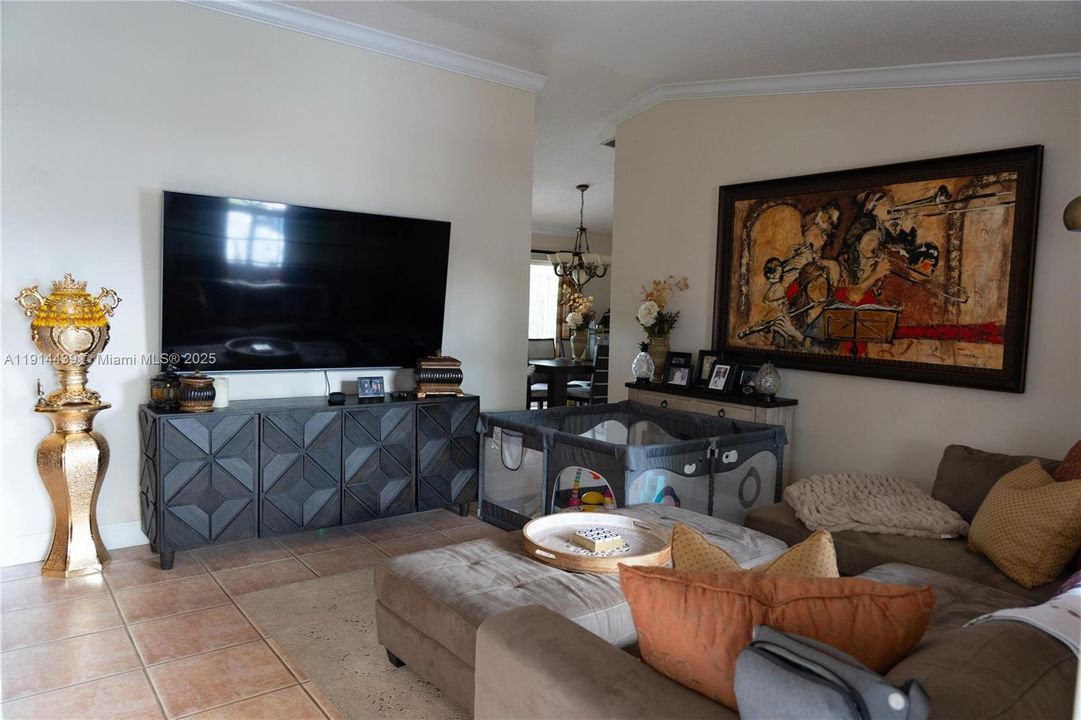 Active With Contract: $3,450 (3 beds, 2 baths, 1472 Square Feet)