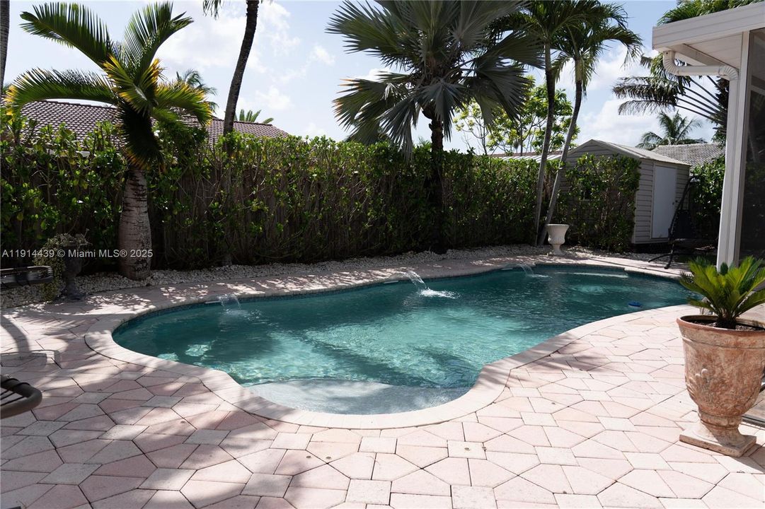 Active With Contract: $3,450 (3 beds, 2 baths, 1472 Square Feet)