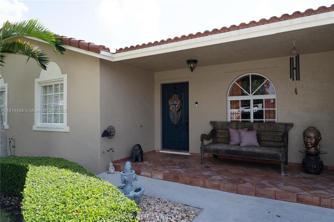Active With Contract: $3,450 (3 beds, 2 baths, 1472 Square Feet)