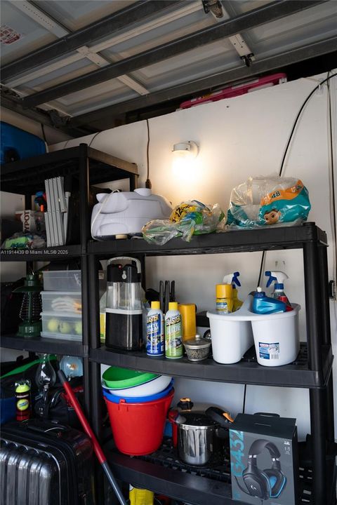 Active With Contract: $3,450 (3 beds, 2 baths, 1472 Square Feet)