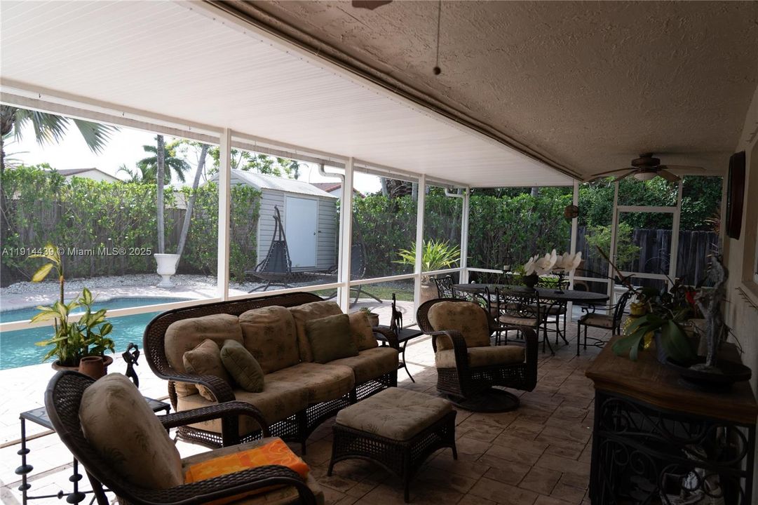 Active With Contract: $3,450 (3 beds, 2 baths, 1472 Square Feet)