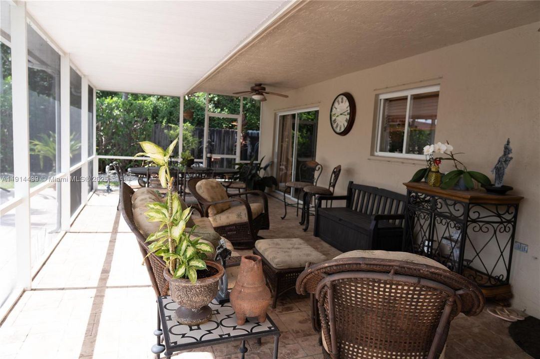 Active With Contract: $3,450 (3 beds, 2 baths, 1472 Square Feet)