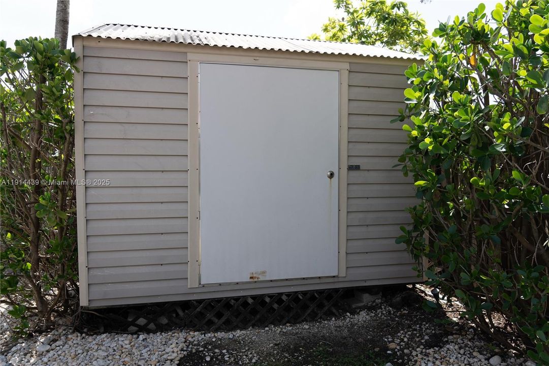 Active With Contract: $3,450 (3 beds, 2 baths, 1472 Square Feet)