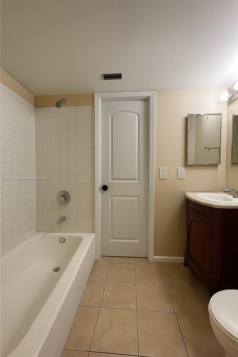 出租: $1,950 (2 贝兹, 1 浴室, 863 平方英尺)