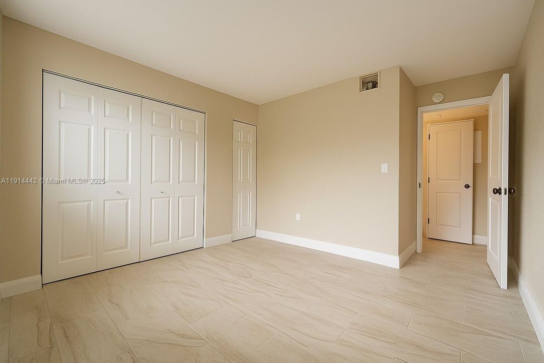 出租: $1,950 (2 贝兹, 1 浴室, 863 平方英尺)