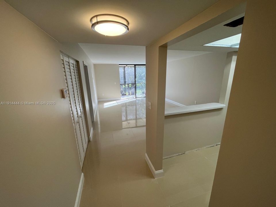 For Sale: $99,520 (1 beds, 1 baths, 833 Square Feet)