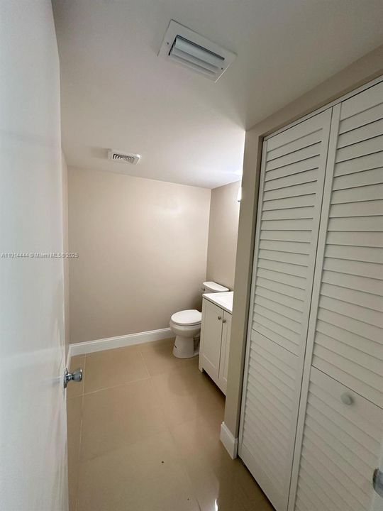 For Sale: $99,520 (1 beds, 1 baths, 833 Square Feet)