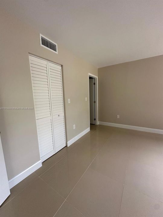For Sale: $99,520 (1 beds, 1 baths, 833 Square Feet)