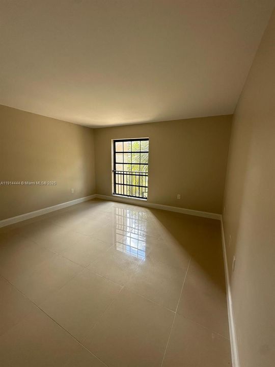 For Sale: $99,520 (1 beds, 1 baths, 833 Square Feet)