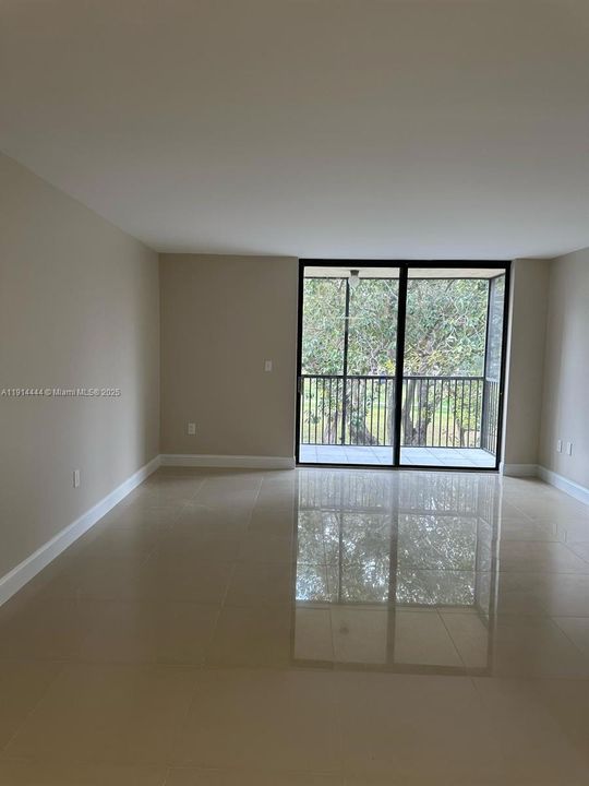 For Sale: $99,520 (1 beds, 1 baths, 833 Square Feet)