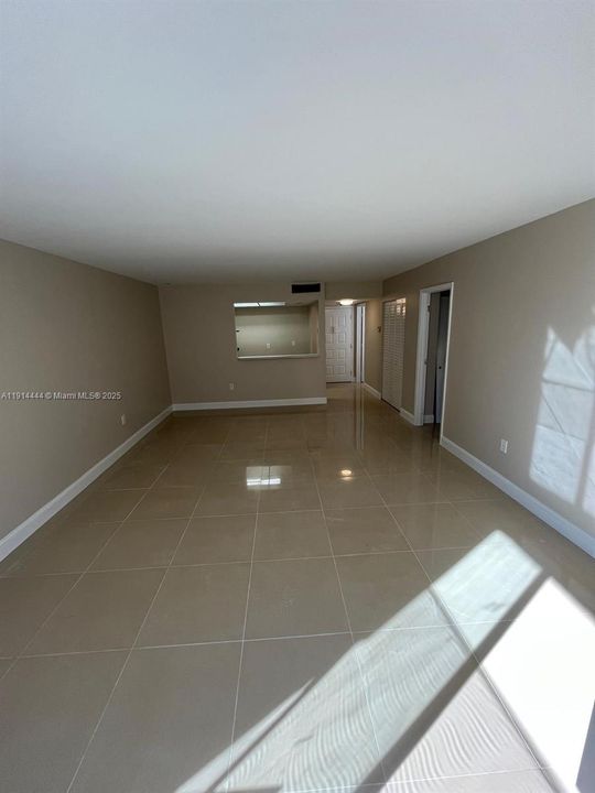 For Sale: $99,520 (1 beds, 1 baths, 833 Square Feet)