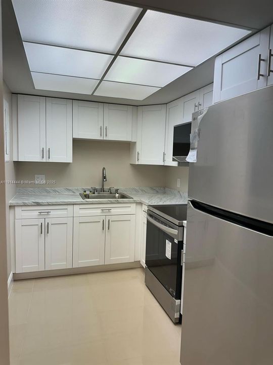 For Sale: $99,520 (1 beds, 1 baths, 833 Square Feet)