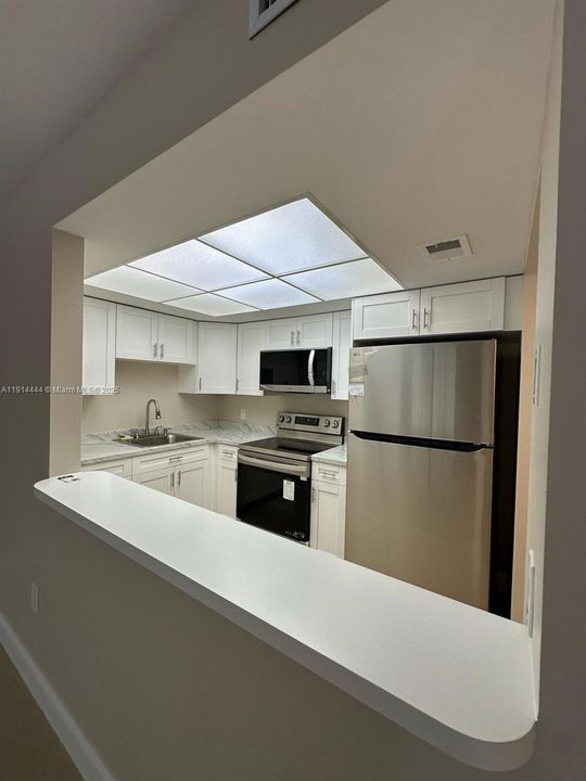 For Sale: $99,520 (1 beds, 1 baths, 833 Square Feet)