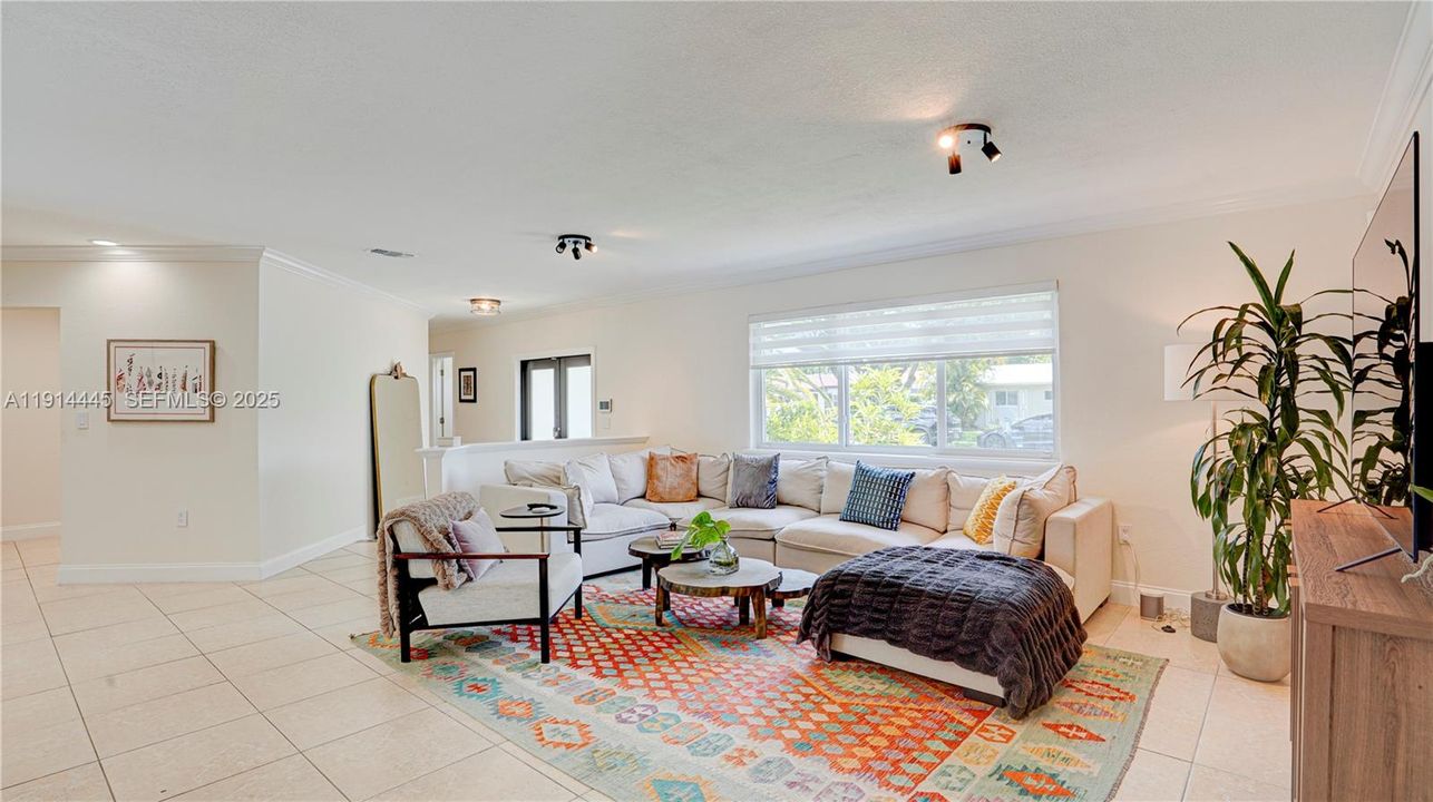 For Sale: $995,000 (3 beds, 2 baths, 1970 Square Feet)