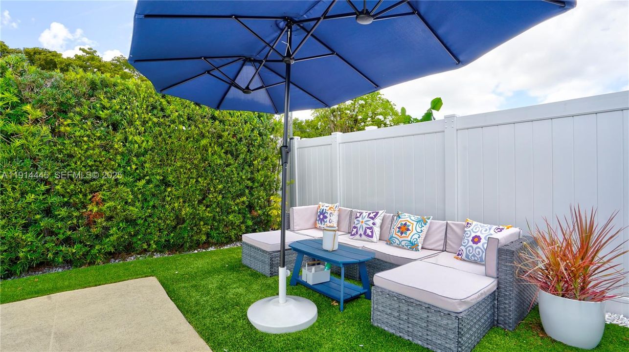 For Sale: $995,000 (3 beds, 2 baths, 1970 Square Feet)