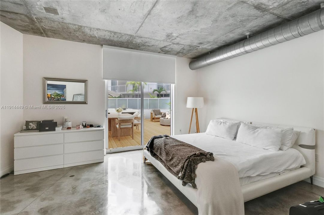 待售: $1,675,000 (2 贝兹, 2 浴室, 2090 平方英尺)