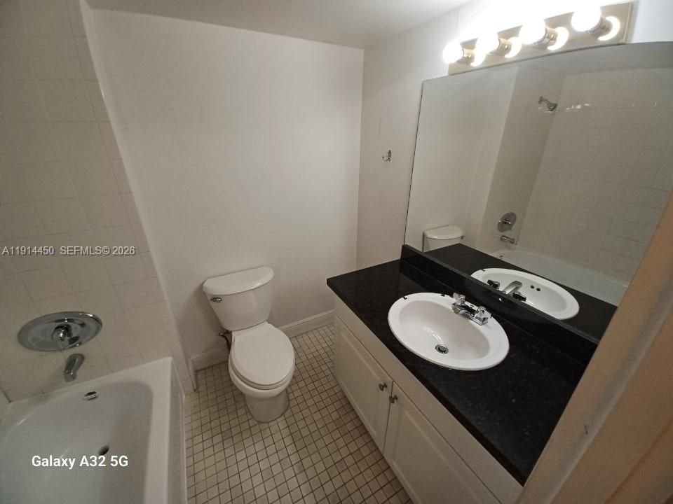 出租: $2,400 (2 贝兹, 2 浴室, 1060 平方英尺)