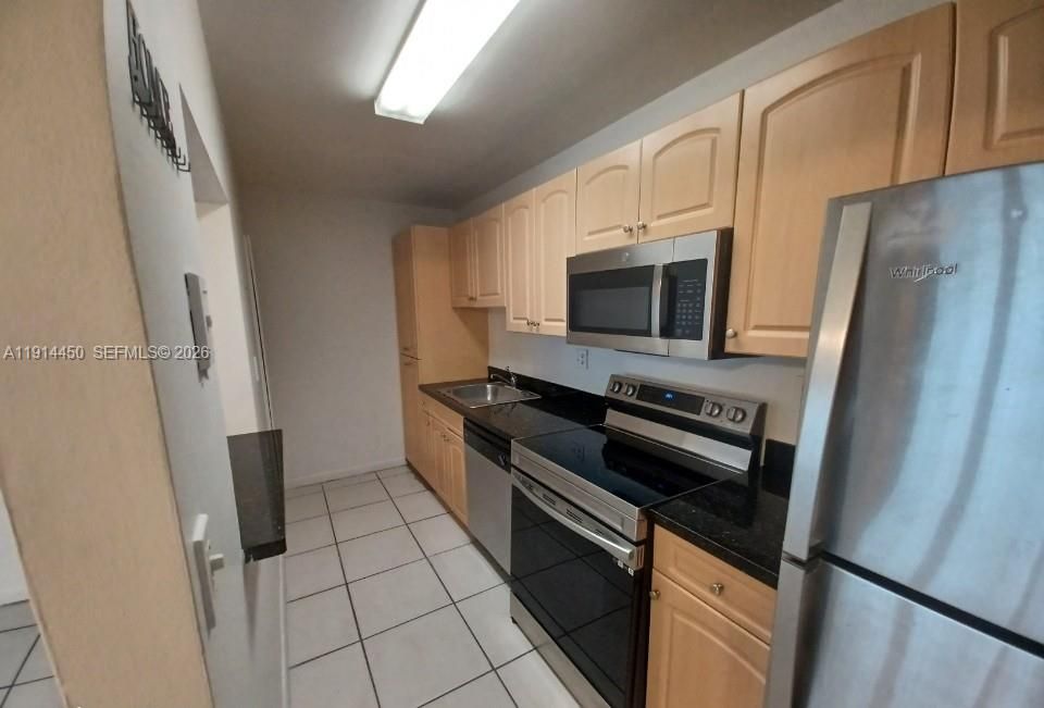 出租: $2,400 (2 贝兹, 2 浴室, 1060 平方英尺)