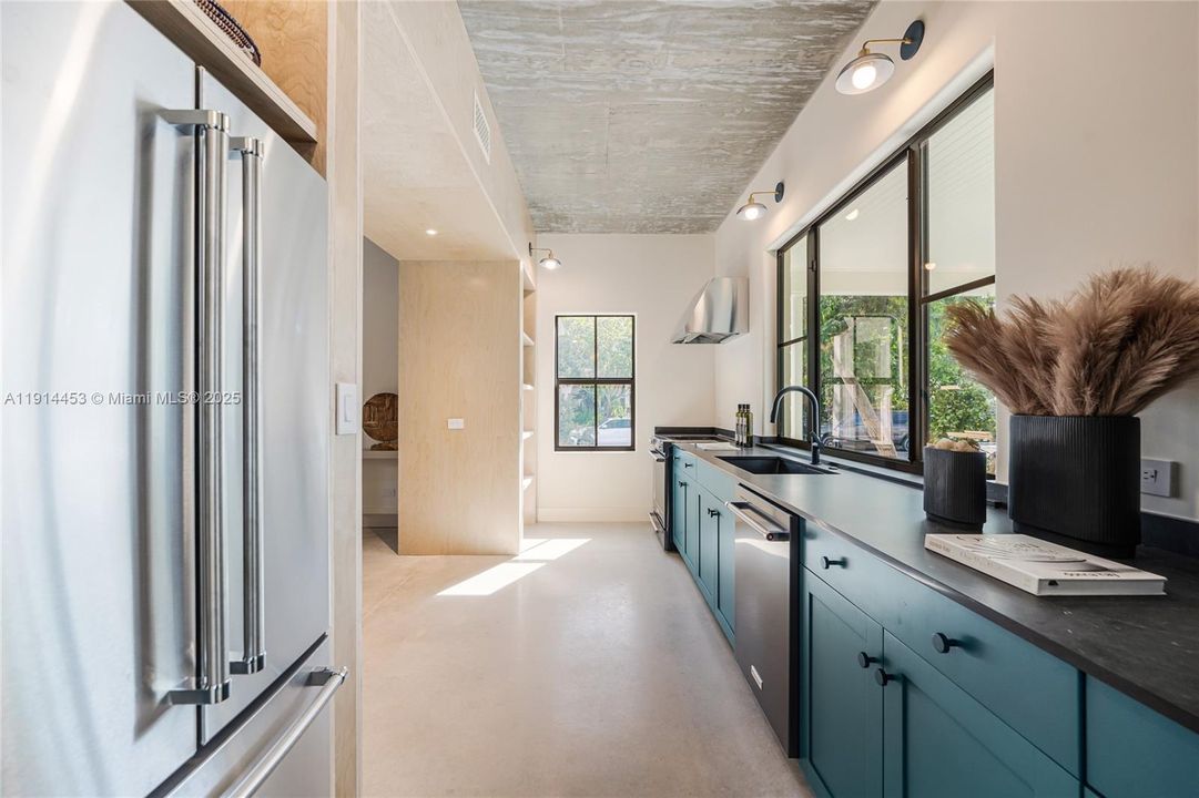 En Venta: $1,790,000 (3 camas, 2 baños, 1600 Pies cuadrados)