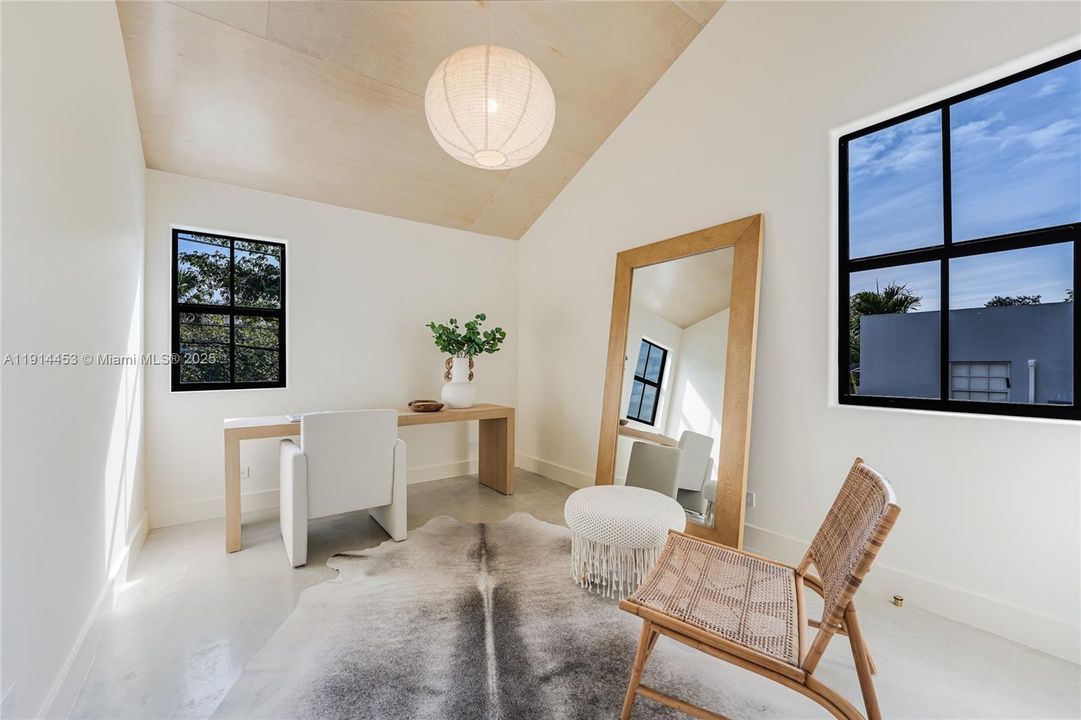 En Venta: $1,790,000 (3 camas, 2 baños, 1600 Pies cuadrados)