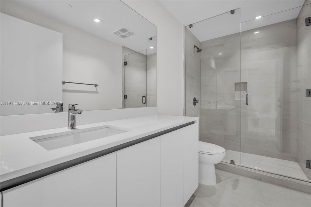 For Sale: $3,575,000 (3 beds, 3 baths, 2589 Square Feet)