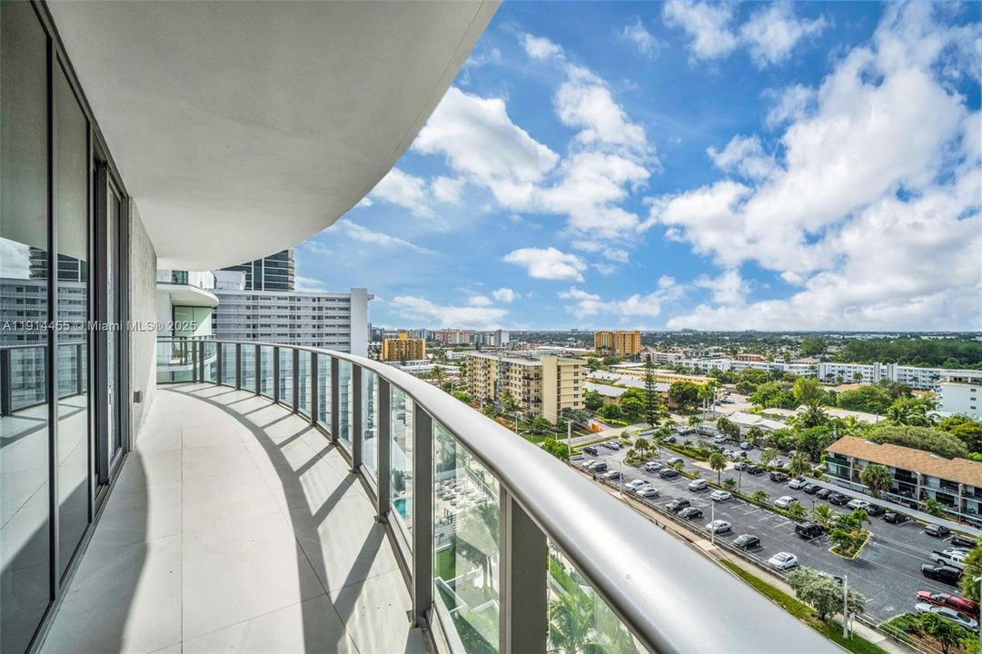 For Sale: $3,575,000 (3 beds, 3 baths, 2589 Square Feet)