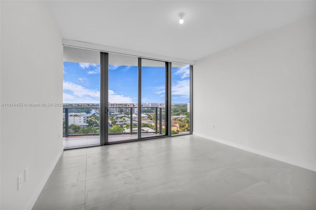 For Sale: $3,575,000 (3 beds, 3 baths, 2589 Square Feet)