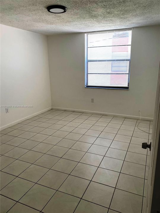 В аренду: $1,400 (1 спален, 1 ванн, 550 Квадратных фут)