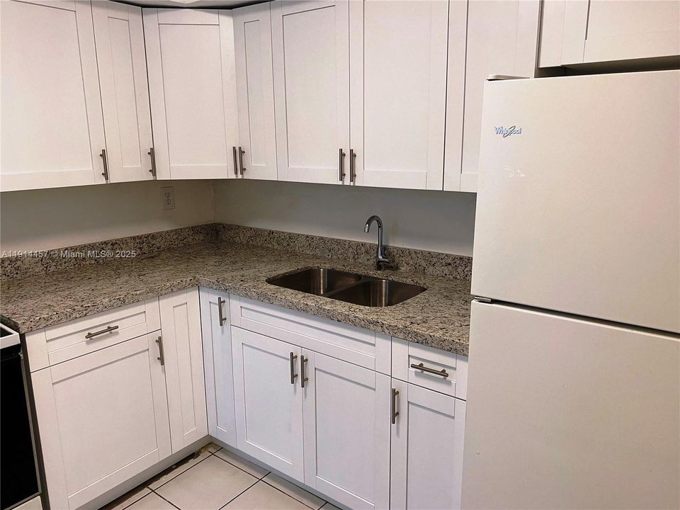 В аренду: $1,400 (1 спален, 1 ванн, 550 Квадратных фут)