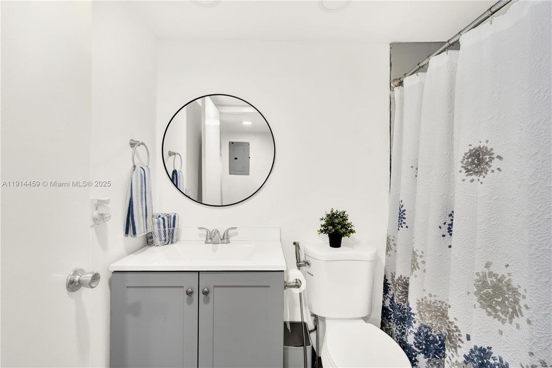 For Sale: $310,000 (2 beds, 2 baths, 1417 Square Feet)