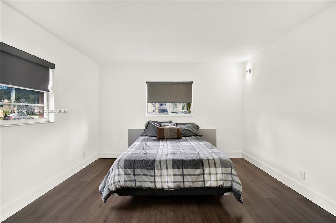 For Sale: $310,000 (2 beds, 2 baths, 1417 Square Feet)