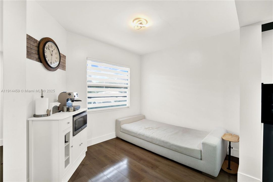 For Sale: $310,000 (2 beds, 2 baths, 1417 Square Feet)