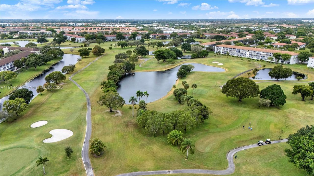 For Sale: $310,000 (2 beds, 2 baths, 1417 Square Feet)