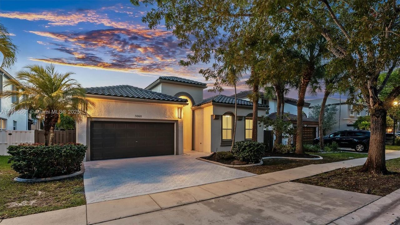 For Sale: $725,000 (4 beds, 2 baths, 2180 Square Feet)