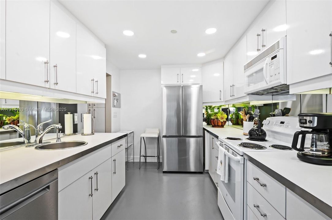 出租: $10,000 (2 贝兹, 2 浴室, 2060 平方英尺)