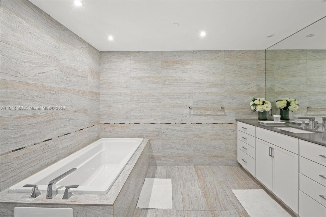 出租: $10,000 (2 贝兹, 2 浴室, 2060 平方英尺)